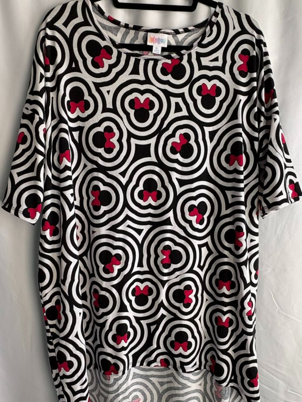 LuLaRoe Irma XL Minnie Heads Black White Outline Disney Top